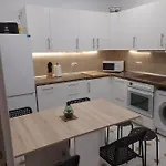 Amplio Con Dos Patios *