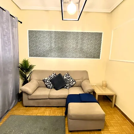 Amplio Con Dos Patios *