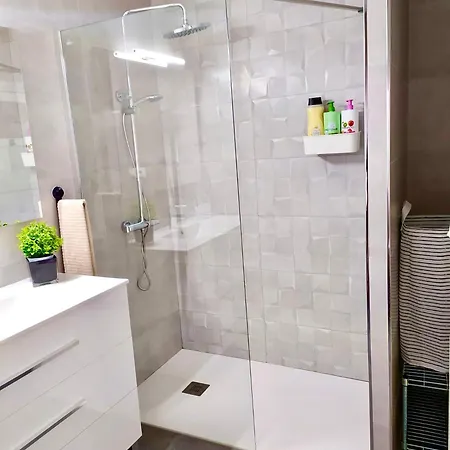 Apartman Amplio Con Dos Patios Gijón